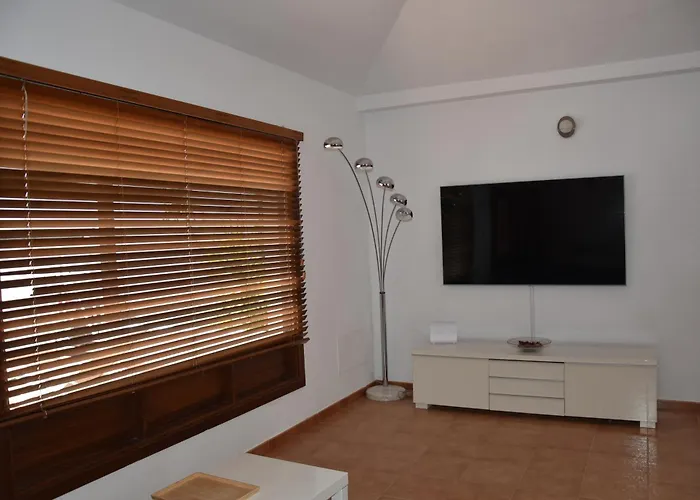 Happy Con Piscina Privada Villa Playa Blanca (Lanzarote)