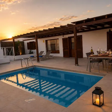 Villa Happy - Piscina Y Amplia Terraza Soleada