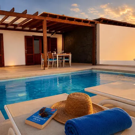 Happy - Piscina Y Amplia Terraza Soleada Villa *