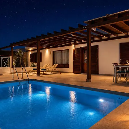 Happy - Piscina Y Amplia Terraza Soleada Villa