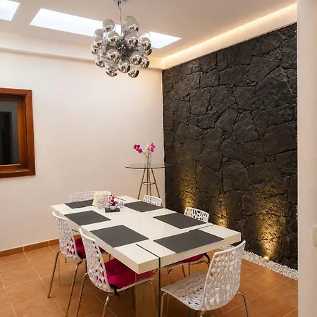 Villa Happy - Piscina Y Amplia Terraza Soleada Playa Blanca (Lanzarote)