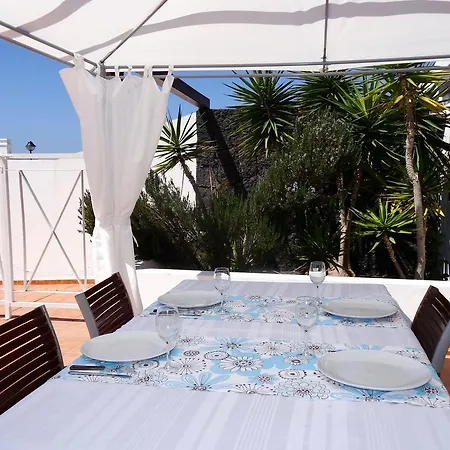 Happy - Piscina Y Amplia Terraza Soleada * Playa Blanca (Lanzarote)