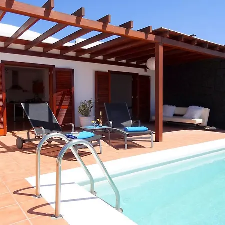 Happy - Piscina Y Amplia Terraza Soleada Villa Playa Blanca (Lanzarote)